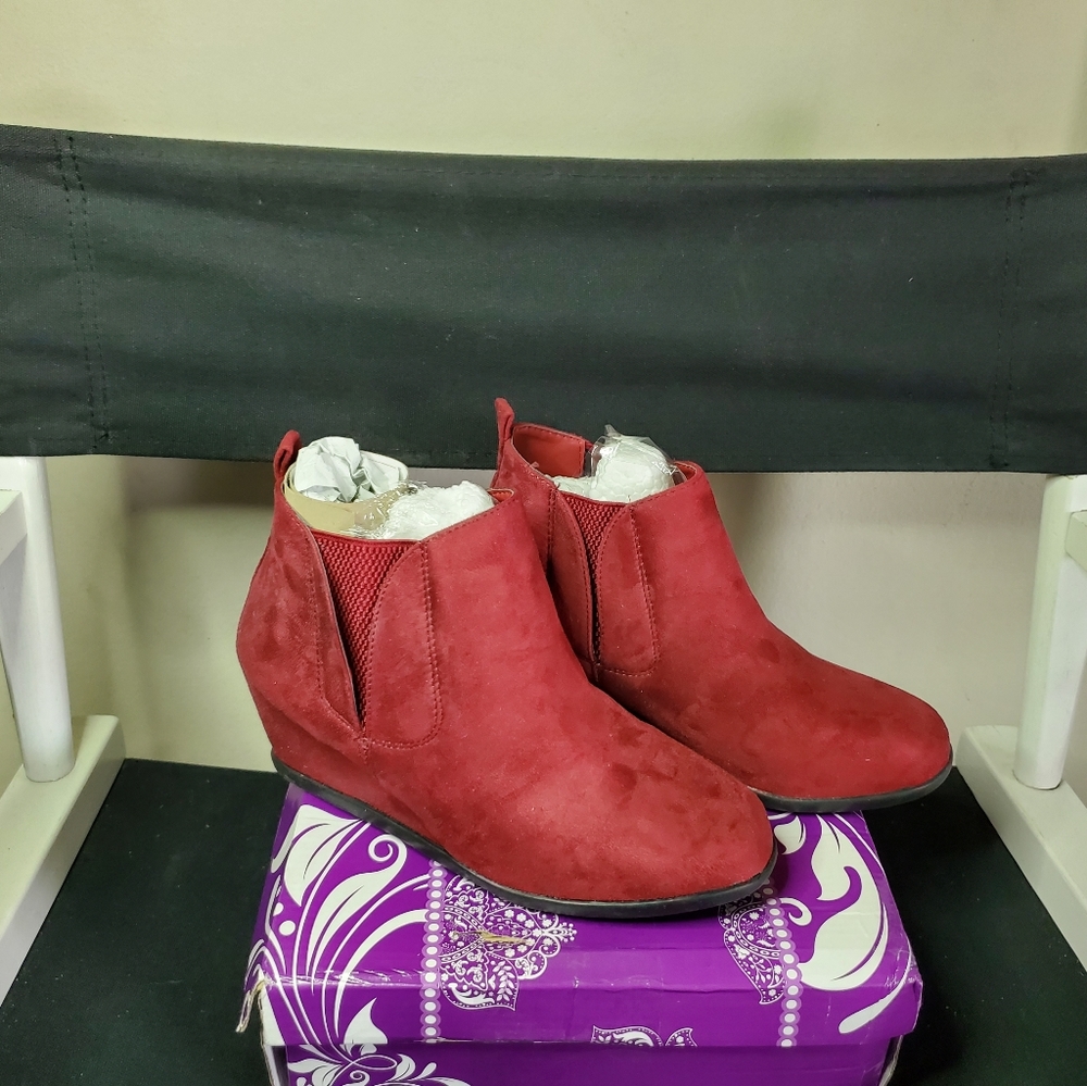 CAMBRIDGE Womens Chelsea Stretch Wedge Ankle Boot